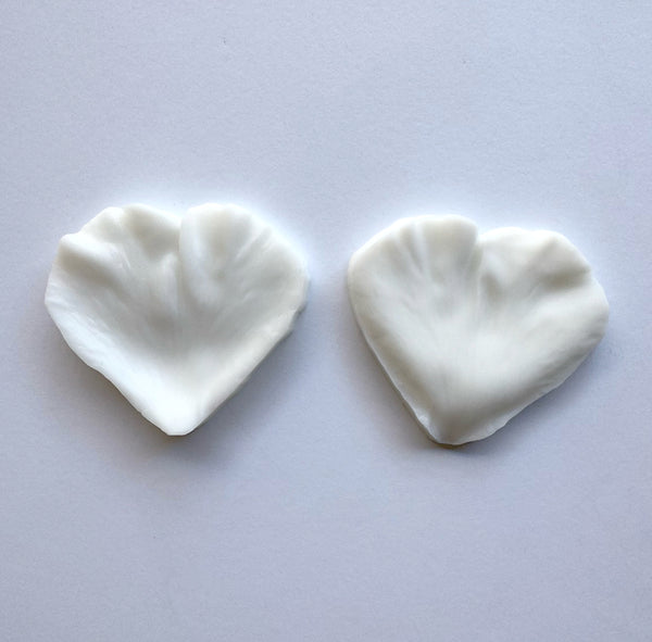 Realistic flower petals and leaves for CLAYCRAFT BY DECO CLAY as well as sugar flowers and