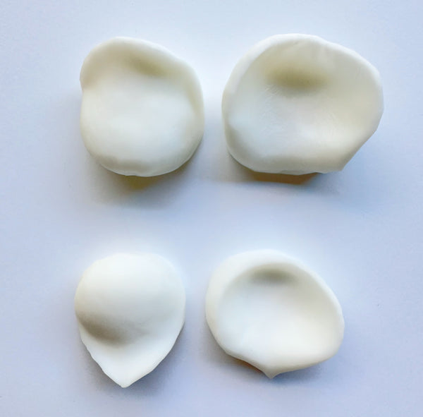 Realistic flower petals and leaves for CLAYCRAFT BY DECO CLAY as well as sugar flowers