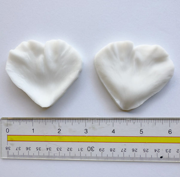 Realistic flower petals and leaves for CLAYCRAFT BY DECO CLAY as well as sugar flowers and