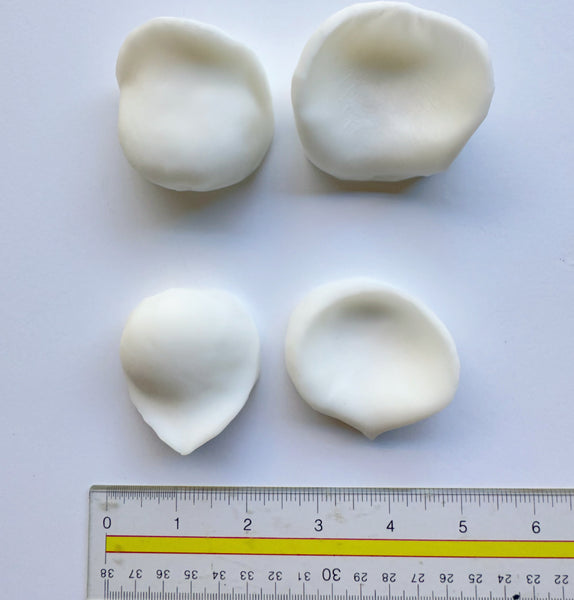 Realistic flower petals and leaves for CLAYCRAFT BY DECO CLAY as well as sugar flowers