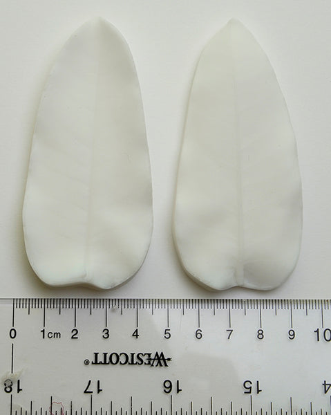 Realistic flower petals for CLAYCRAFT BY DECO CLAY as well as sugar flowers and