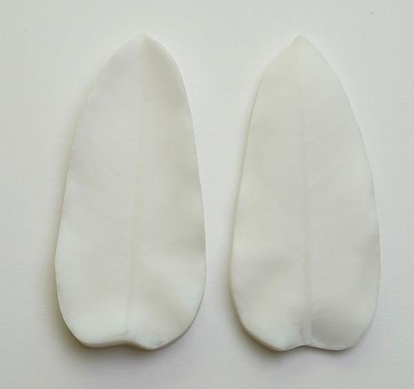 Realistic flower petals for CLAYCRAFT BY DECO CLAY as well as sugar flowers and