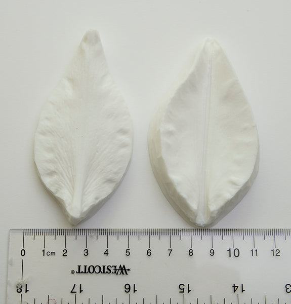 Realistic flower petals and leaves for CLAYCRAFT BY DECO CLAY as well as sugar flowers and
