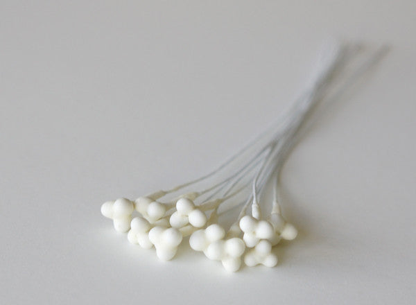 Pep05: Tri Tip Stamens White - DECO Clay Craft Academy Shop Realistic flower petals and leaves for CLAYCRAFT BY DECO CLAY as well as sugar flowers and