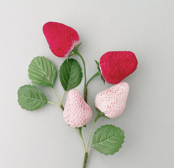 Realistic flower petals and leaves for CLAYCRAFT BY DECO CLAY as well as sugar flowers